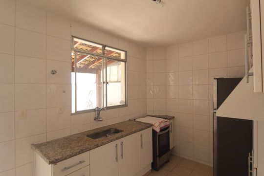 Cozinha de apartamento para alugar com 2 quartos, 79m² em Dona Clara, Belo Horizonte