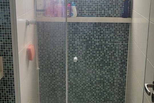 Banheiro de apartamento à venda com 2 quartos, 47m² em Jardim Paris, São Paulo