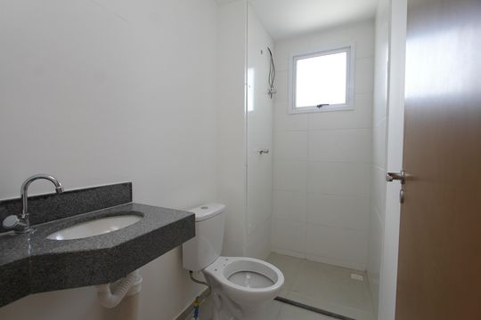 Banheiro Social de apartamento à venda com 2 quartos, 52m² em Caiçaras, Belo Horizonte