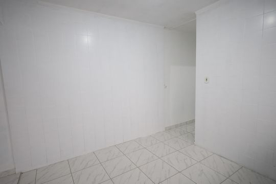 Cozinha de casa para alugar com 1 quarto, 48m² em Veloso, Osasco