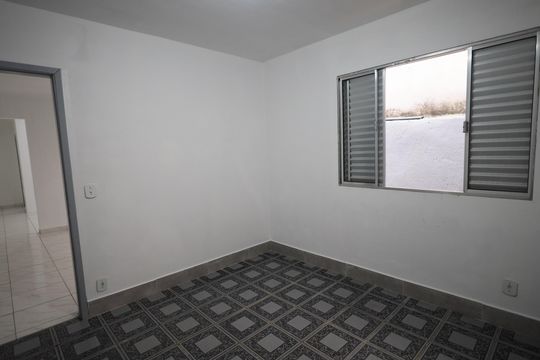 Quarto de casa para alugar com 1 quarto, 48m² em Veloso, Osasco