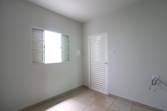 Sala de casa para alugar com 2 quartos, 130m² em Presidente Roosevelt, Uberlândia