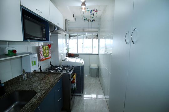 Cozinha de apartamento à venda com 2 quartos, 48m² em Irajá, Rio de Janeiro