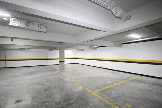 Garagem de apartamento para alugar com 2 quartos, 59m² em Auxiliadora, Porto Alegre