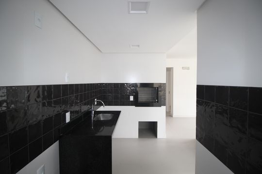 Cozinha de apartamento para alugar com 2 quartos, 59m² em Auxiliadora, Porto Alegre
