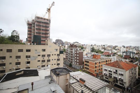 Vista de apartamento para alugar com 2 quartos, 59m² em Auxiliadora, Porto Alegre