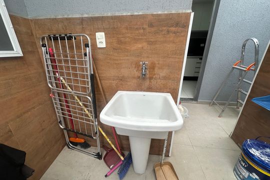 Área de Serviço de casa para alugar com 1 quarto, 25m² em Vila Pouso Alegre, Barueri