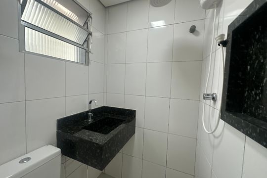 Banheiro de casa para alugar com 1 quarto, 25m² em Vila Pouso Alegre, Barueri