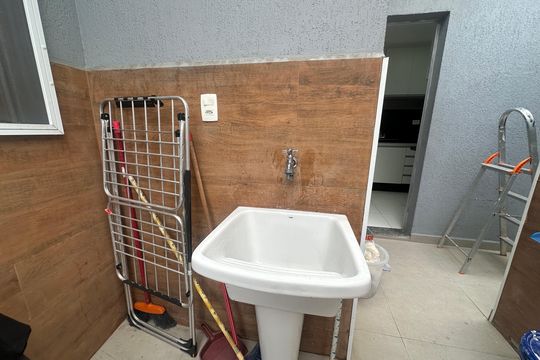 Área de Serviço de casa para alugar com 1 quarto, 25m² em Vila Pouso Alegre, Barueri