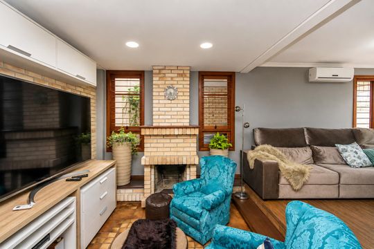 Casa para alugar com 4 quartos, 250m² em Cavalhada, Porto Alegre