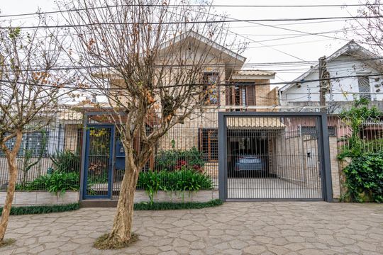 Casa para alugar com 4 quartos, 250m² em Cavalhada, Porto Alegre