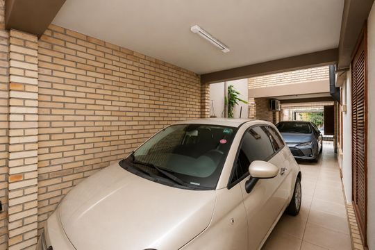 Garagem de casa para alugar com 4 quartos, 250m² em Cavalhada, Porto Alegre