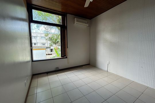 Suíte  de casa para alugar com 4 quartos, 300m² em Trindade, Florianópolis