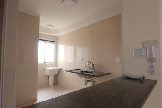 Cozinha  de apartamento à venda com 2 quartos, 50m² em Vila Ema, São Paulo