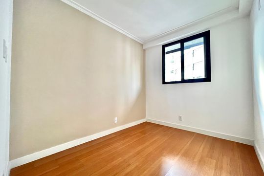 Quarto 1 de apartamento para alugar com 2 quartos, 54m² em São Mateus, Juiz de Fora