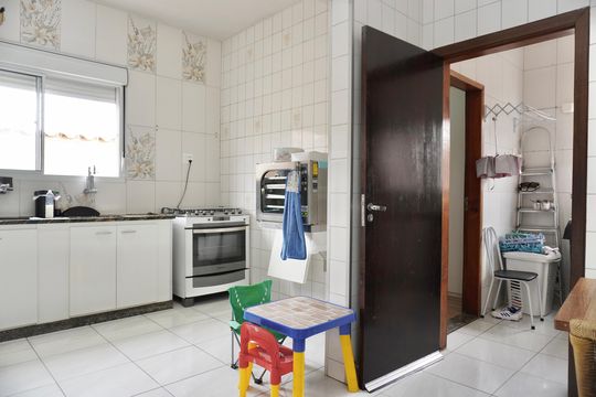 Cozinha  de casa à venda com 5 quartos, 270m² em Santo Andre, Belo Horizonte