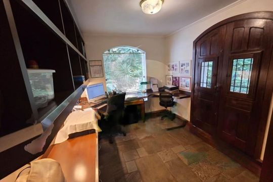 Casa de Condomínio à venda com 4 quartos, 586m² em Jardim Marajoara, São Paulo