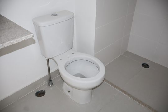 Banheiro suíte de apartamento à venda com 2 quartos, 72m² em Vila Ema, São Paulo