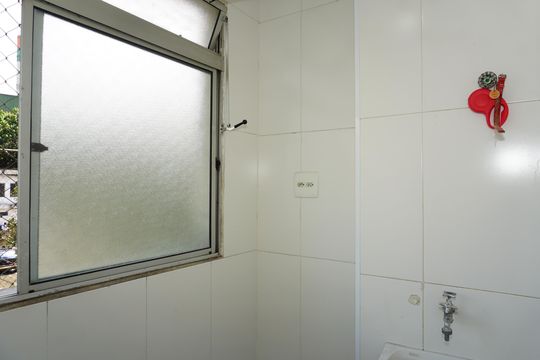 Apartamento para alugar com 2 quartos, 52m² em Jardim Dom José, Embu das Artes