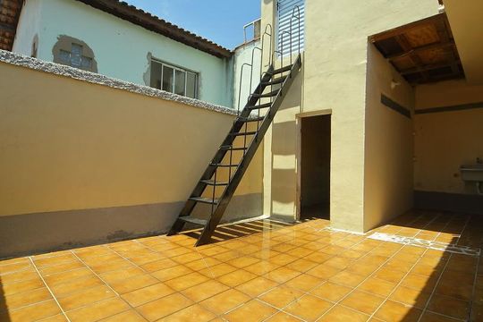 QUintal/Área de Serviço de casa à venda com 2 quartos, 144m² em Bairro dos Casa, São Bernardo do Campo