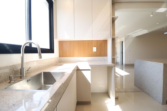 Cozinha de apartamento para alugar com 3 quartos, 109m² em Santa Mônica, Uberlândia