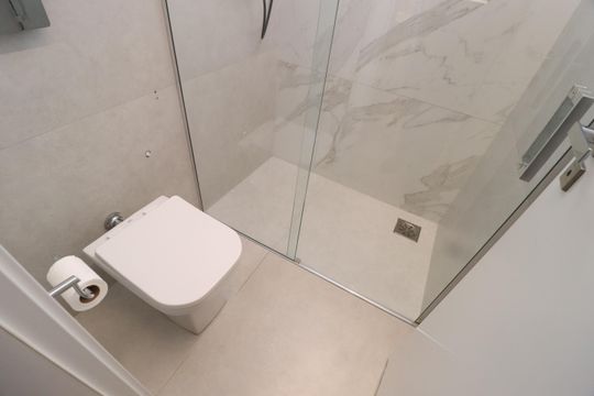 Banheiro Social de apartamento para alugar com 3 quartos, 109m² em Santa Mônica, Uberlândia