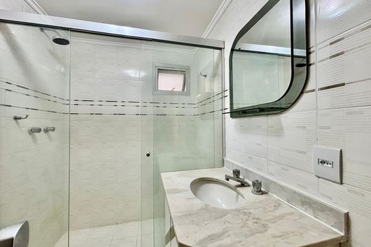 Banheiro  de apartamento para alugar com 4 quartos, 178m² em Jardim Paulista, São Paulo