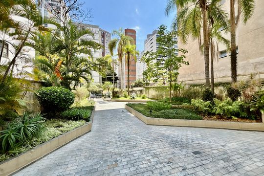 Entrada  de apartamento para alugar com 4 quartos, 178m² em Jardim Paulista, São Paulo