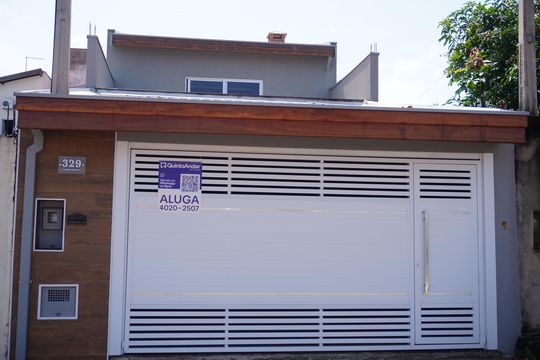 Fachada placa HVTG -871 de casa para alugar com 3 quartos, 200m² em Jardim Boer I, Americana