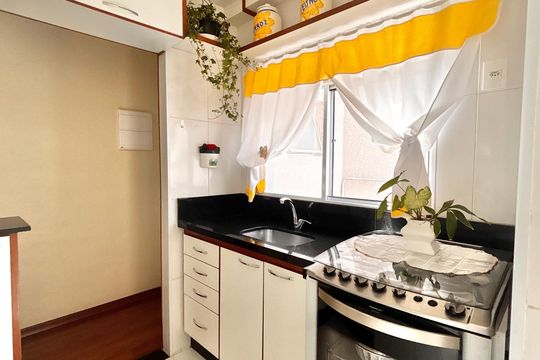 Cozinha de apartamento à venda com 2 quartos, 54m² em Chácaras São Luís, Barueri