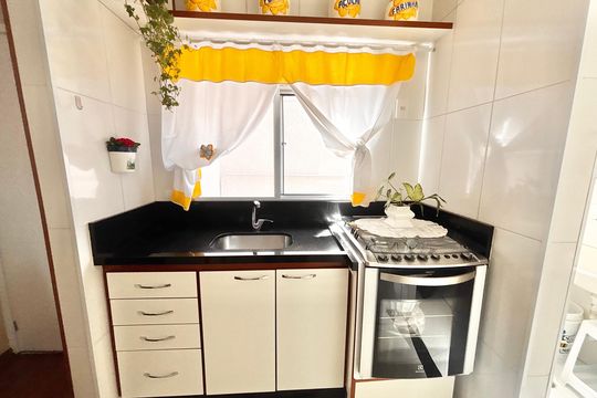 Cozinha de apartamento à venda com 2 quartos, 54m² em Chácaras São Luís, Barueri