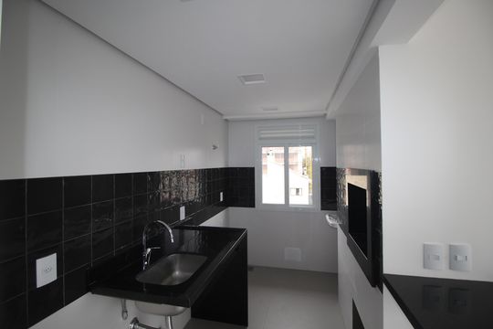 Cozinha de apartamento para alugar com 2 quartos, 63m² em Auxiliadora, Porto Alegre