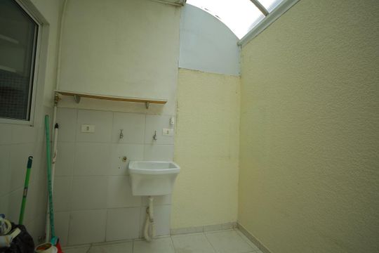 Área de Serviço de casa de condomínio para alugar com 2 quartos, 123m² em Nova Petrópolis, São Bernardo do Campo