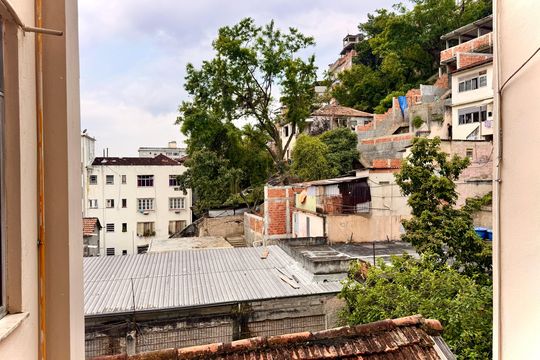 Vista Sala de apartamento para alugar com 1 quarto, 42m² em Catete, Rio de Janeiro