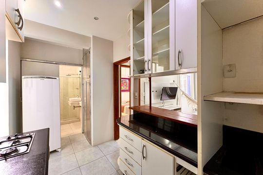 Cozinha de apartamento para alugar com 1 quarto, 42m² em Catete, Rio de Janeiro