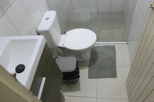 Banheiro de casa à venda com 2 quartos, 160m² em Jardim do Papai, Guarulhos