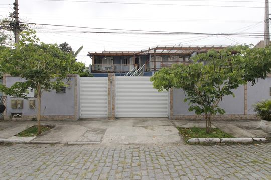 Fachada de casa de condomínio para alugar com 3 quartos, 95m² em Jardim Excelcior, Cabo Frio