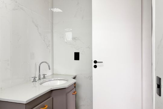 Banheiro da Suíte de apartamento para alugar com 2 quartos, 62m² em Vila Bruna, São Paulo