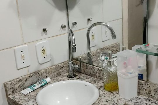 Banheiro de apartamento para alugar com 2 quartos, 44m² em Santos Dumont, São Leopoldo
