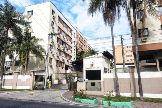 Fachada de apartamento para alugar com 3 quartos, 76m² em Pechincha, Rio de Janeiro