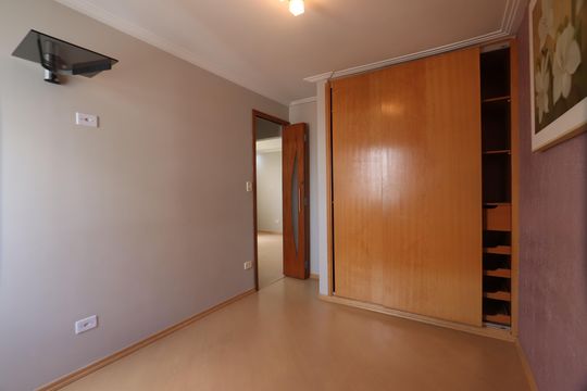 Quarto 1 de apartamento para alugar com 2 quartos, 50m² em Vila Ivone, São Paulo