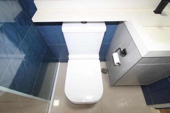 Banheiro de casa de condomínio para alugar com 2 quartos, 110m² em Fazenda Aricanduva, São Paulo