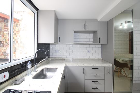 Cozinha de casa de condomínio para alugar com 2 quartos, 110m² em Fazenda Aricanduva, São Paulo