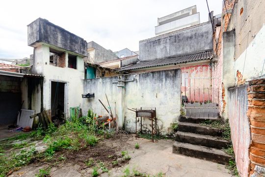 Área externa de casa à venda com 3 quartos, 216m² em Piqueri, São Paulo