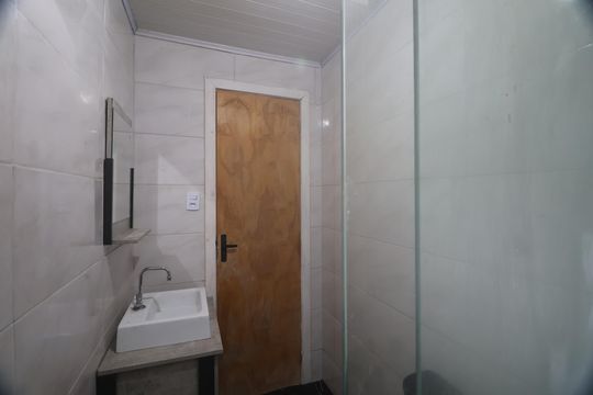 Banheiro de casa para alugar com 3 quartos, 80m² em São José, Canoas