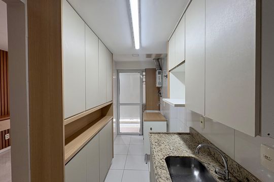 Cozinha de apartamento para alugar com 2 quartos, 55m² em Pechincha, Rio de Janeiro