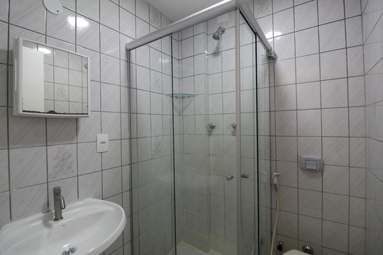 Banheiro de apartamento à venda com 1 quarto, 51m² em Freguesia (jacarepaguá), Rio de Janeiro