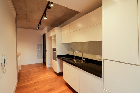 Cozinha e Área de Serviço de apartamento para alugar com 2 quartos, 71m² em Carandiru, São Paulo