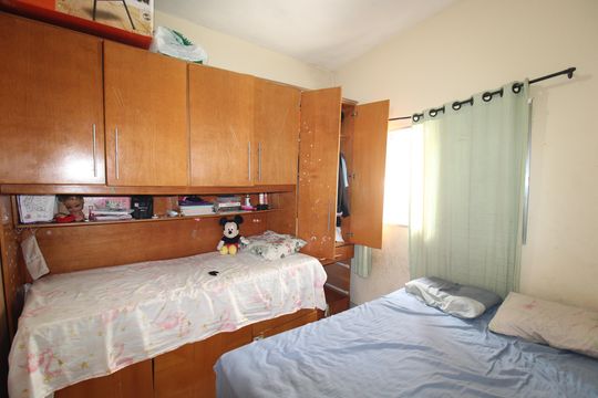 Quarto 1 de casa à venda com 1 quarto, 22m² em Vila Francos, São Paulo