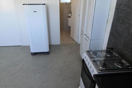 Cozinha de kitnet/studio para alugar com 1 quarto, 27m² em Bsq dos Eucaliptos, São José dos Campos